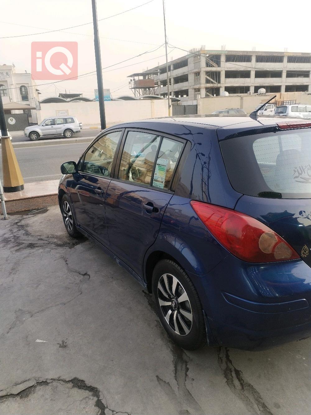 نيسان فيرسا